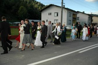 sprievod do kostola bol dlhansky