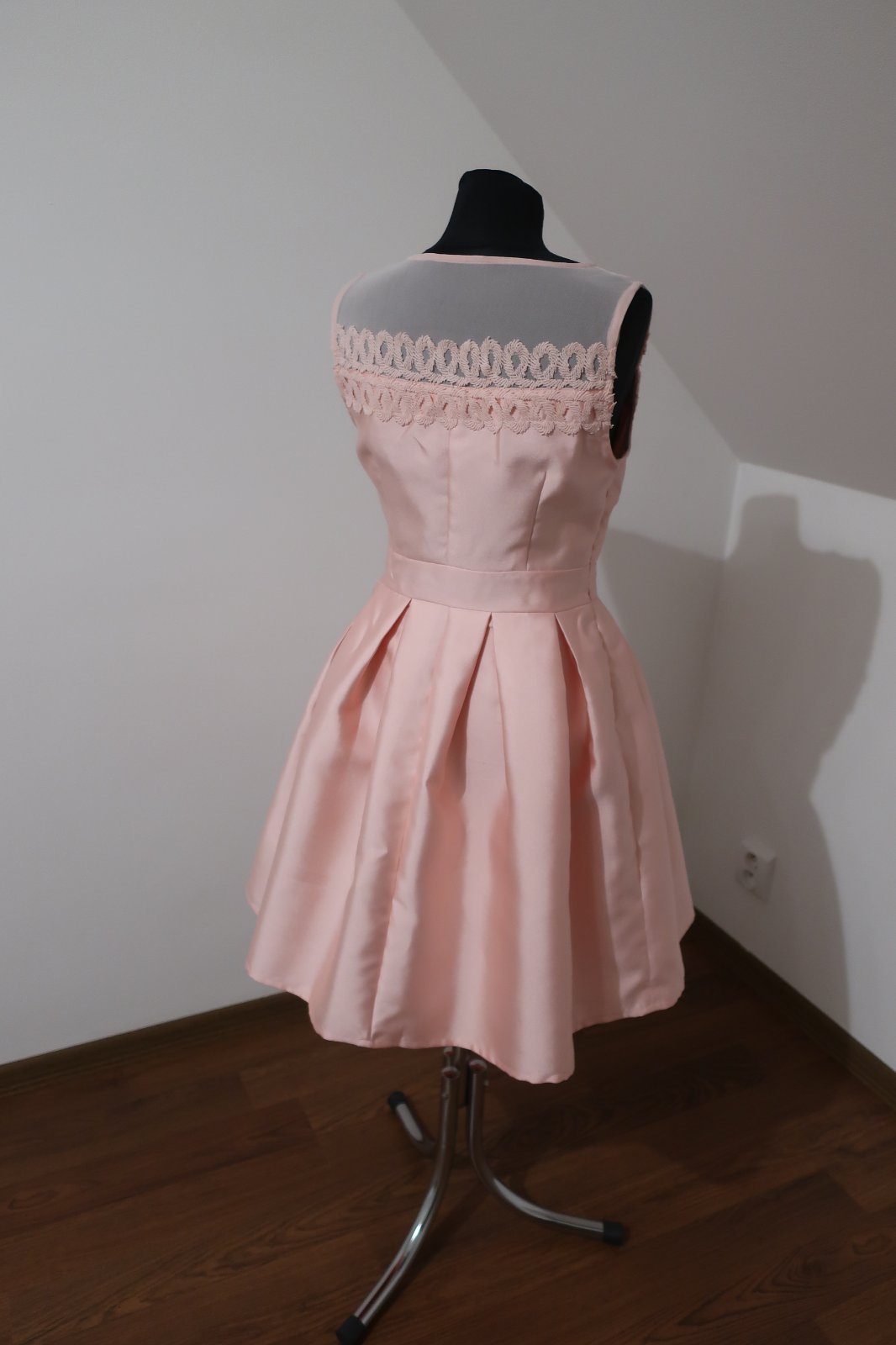 Ružové šaty - Obrázok č. 3