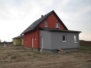 bez lešení s marmolitem, akorát nevim proč je to na všech fotkách o tolik červenější, než ve skutečnbosti...