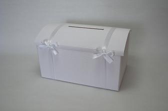 truhlička už se vyrábí...stuha bude oranžová