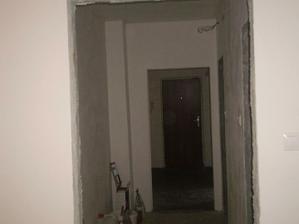 chodba caka na vstavanu skrinu