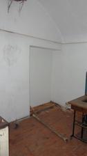 budoucí koupelna, na místě výklenku bude sprchový kout 120x80