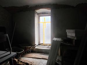 ložnice s novou omítkou
