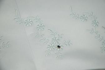 Detail vyšívání na korzetu mých šatů