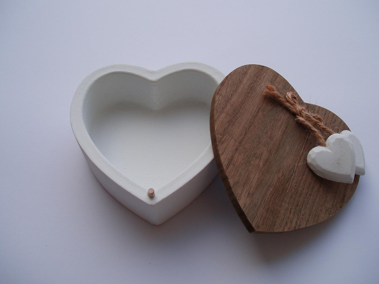 dřevěná krabička-srdce - Obrázek č. 1