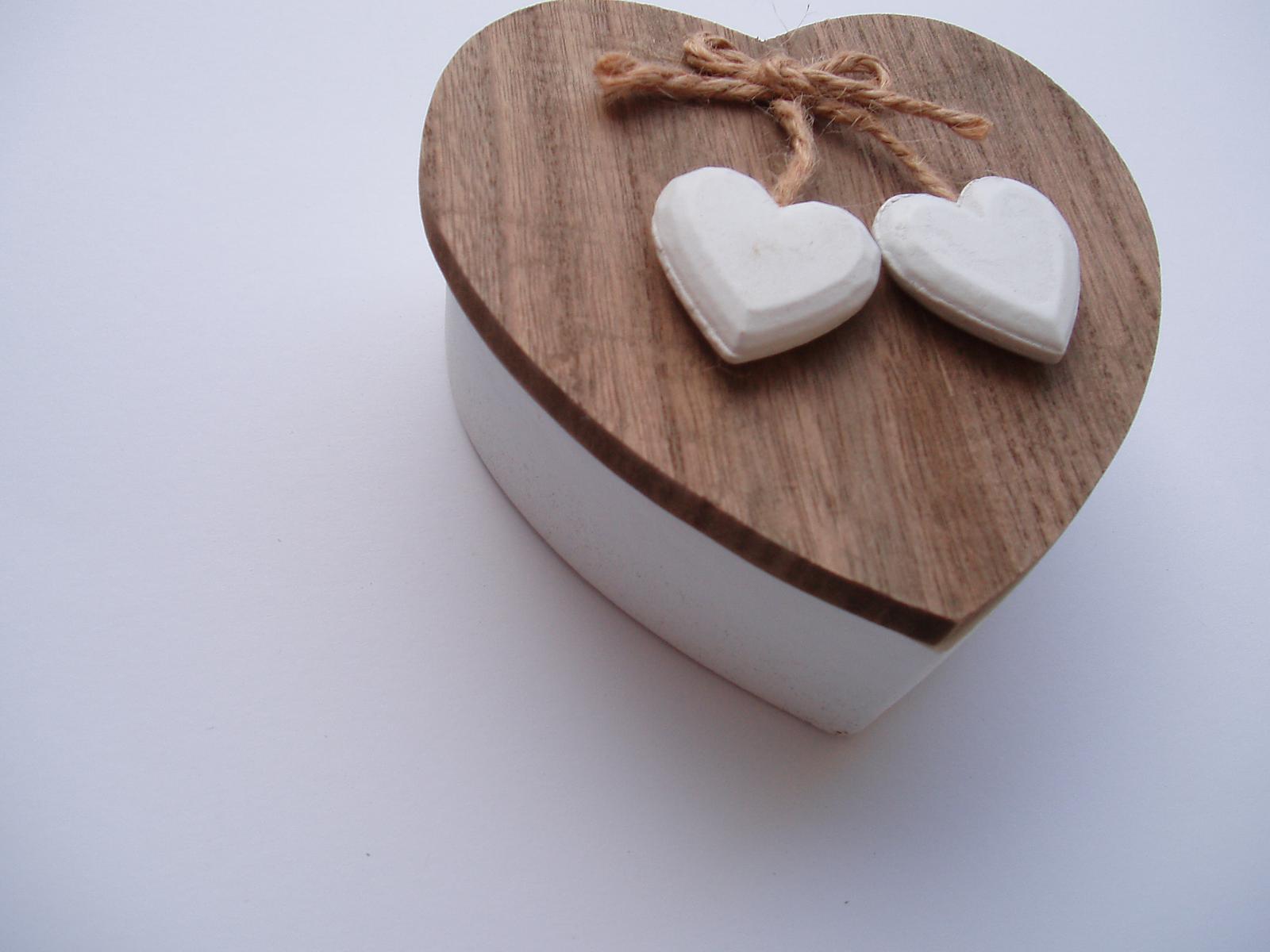dřevěná krabička-srdce - Obrázek č. 2
