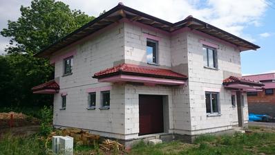 28.5.2015 - Tak konečne máme aj garážovú bránu .