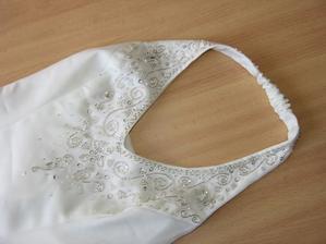 Detail siat - predny diel dekolt