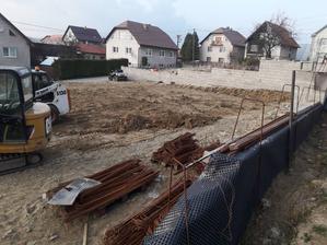 17.4.2018 zrovnavame....konečne sme začali ☺