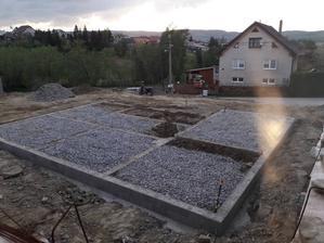30.04.2018 Zasypavame a žabujeme este dokoncit odpady