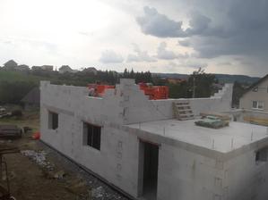 1.6.2018 pokračujeme v ťahaní múrov