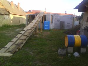 Táto super trepňa nám slúžila nato, aby sme po nej vyvážali všetko čo treba. Máme ju dodnes.