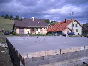 prvá etapa stavby hotová..mozole zatvrdnuté a úsmev na tvári