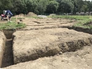 5.8.2017 na pozemku vzniklo celkom pekné bludisko
