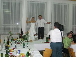 Nakonec jsme si zatančily i na židlích