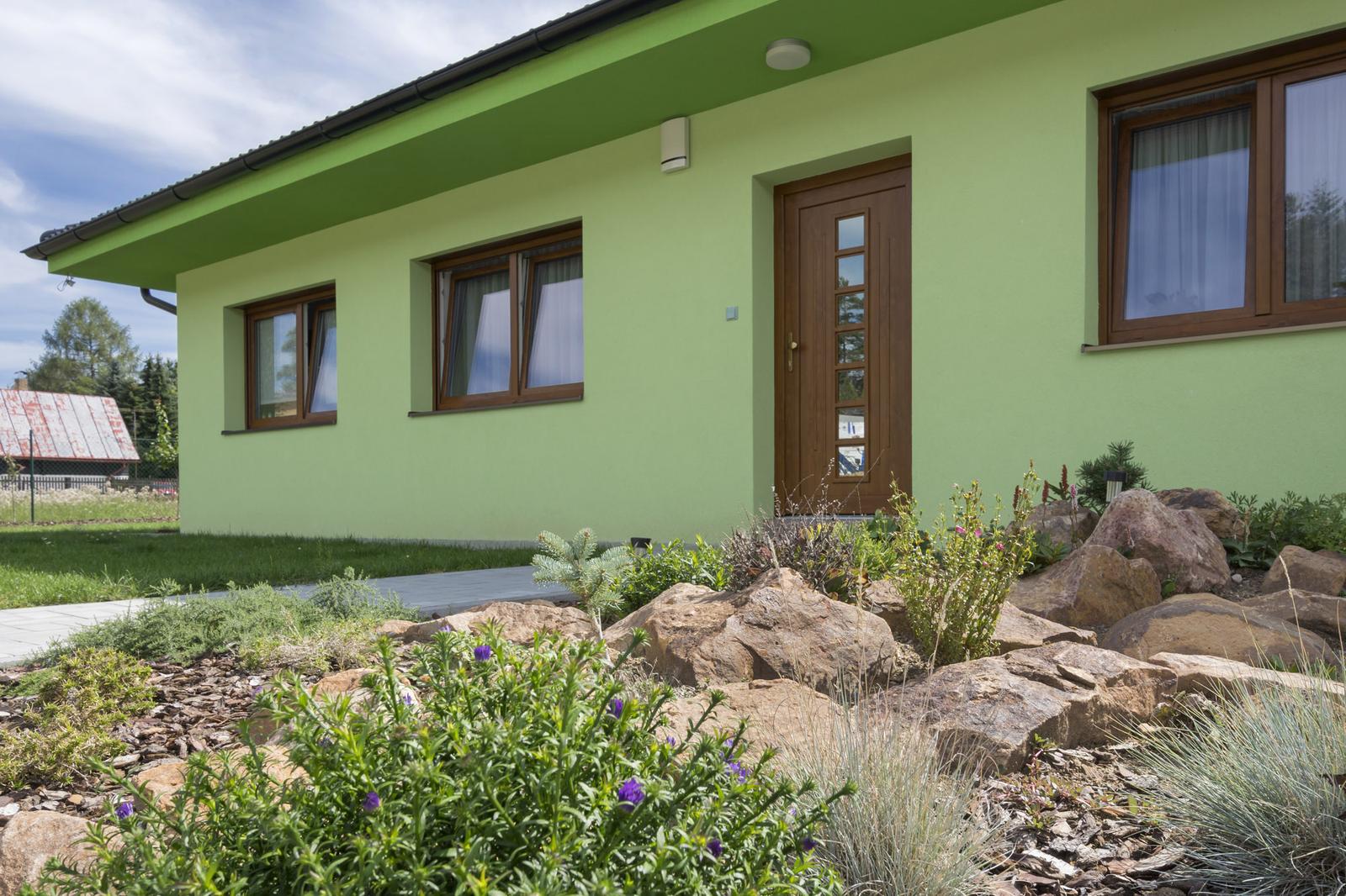 Dvougenerační bungalov svépomocí za šest měsíců - Majitelka se mohla brzy začít věnovat venkovním úpravám a interieru