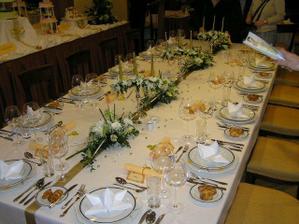 farba urcite biela a zelena + doplnene elegantnou a ziarivou zlatou