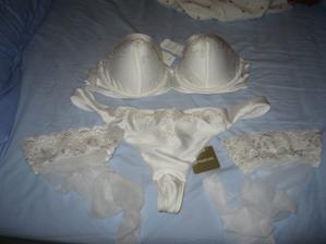 neco sexy a pekneho pod saty