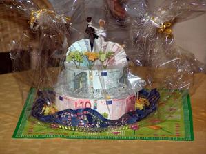 dobry napad na darek=another good idea for a wedding gift to the newlyweds.