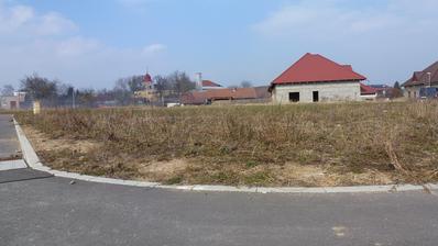 Březen 2013 - výběr pozemku