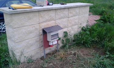 Jaro 2014, přípojka elektriky