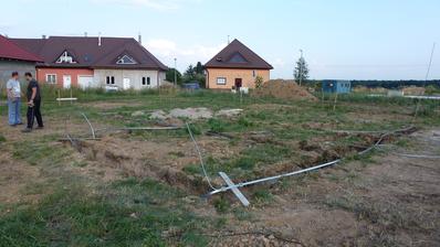 7.8.2014 zemnící pásek + hromosvod