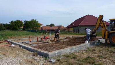 13.8.2014 Vrchní vrstva štěrku a kamení