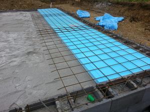 tak nejak by som to chcel zvladnut. este podlozit kari a previazat a uz len ten beton