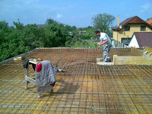 Máj 2010 -železobetónový strop I.podlažia