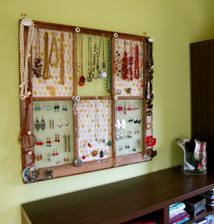 http://theborrowedabode.com/2011/01/tutorial-window-frame-jewelry-display/
