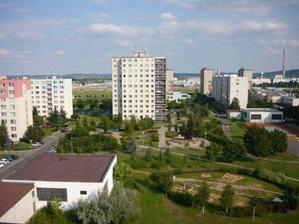 výhled z balkonu na Skodovku..