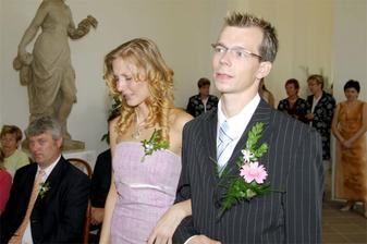 Dojatá sestřička = svědkyně. Peti,moc za vše děkuji, bez tebe by to nebyl ten nejkrásnější den v životě.