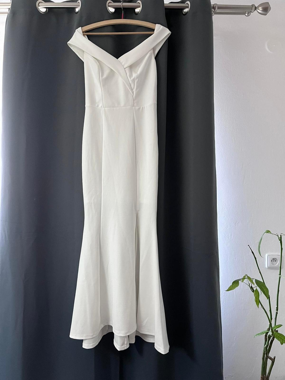 Bílé šaty - Obrázek č. 1