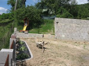 6.6.2010 zahradkarcenie pokracuje, ale kto to vsetko zrovna...