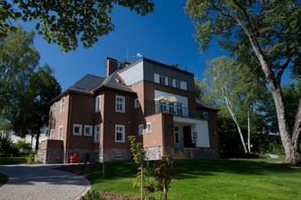 Místo, kde probíhal obřad, oběd i afterparty....:) Hotel Manor House :)