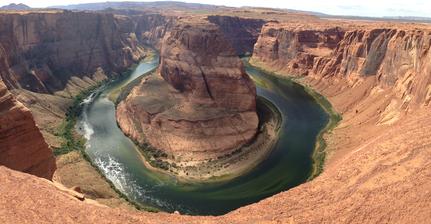 Horshoe Bend sme nemohli obísť cestou ku Grand Canyon-u