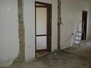 zburane obe steny obyvacka s jedalnou je kraaasna velkaaa 8 x 3 m