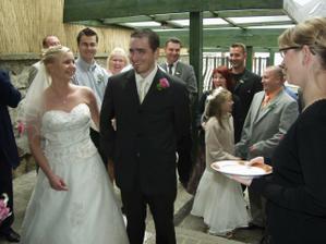 dotaz "jak moc mám s tím talířem praštit?... přiměřeně přiměřeně...