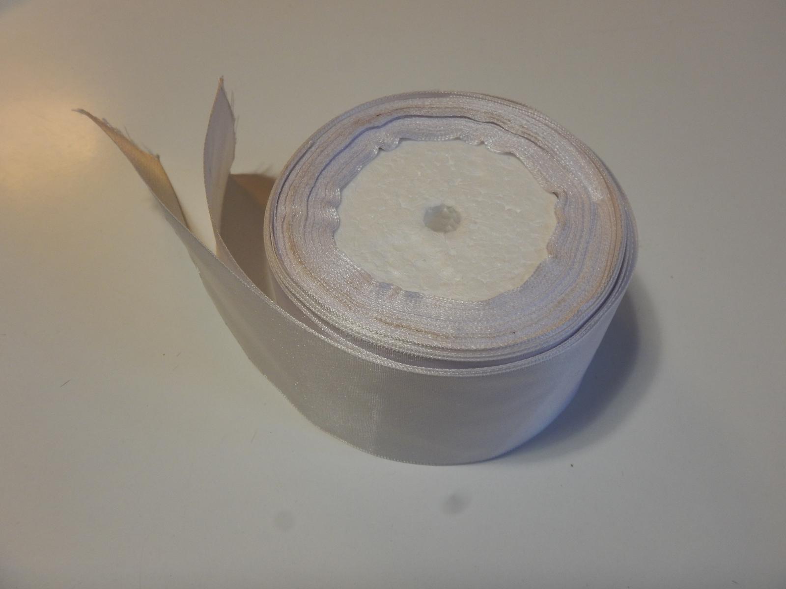 Bílá stuha - šířka 5 cm - Obrázek č. 1