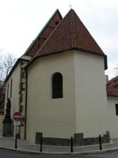 nenápadný kostelík na Kampě - tady si řekneme"I DO"