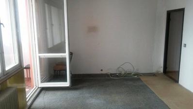 PRED - OBÝVAČKA - na tejto stene bude nábytok...kvôli oknám a dverám sa vymýšľať moc nedá