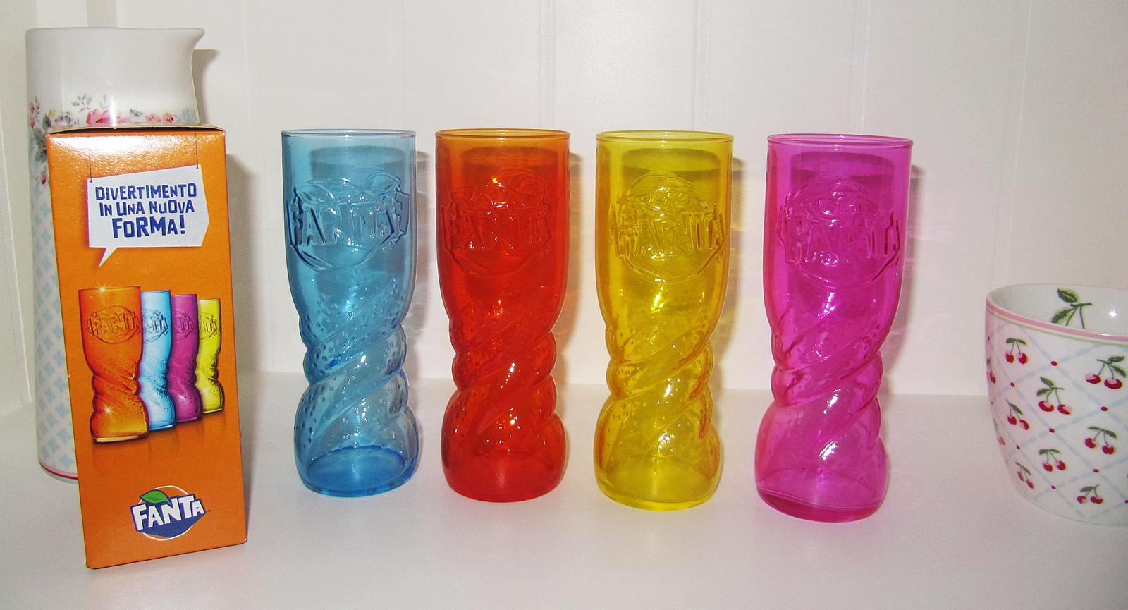 Farebné poháre Fanta - sada 4 kusy, sklo - Obrázok č. 1