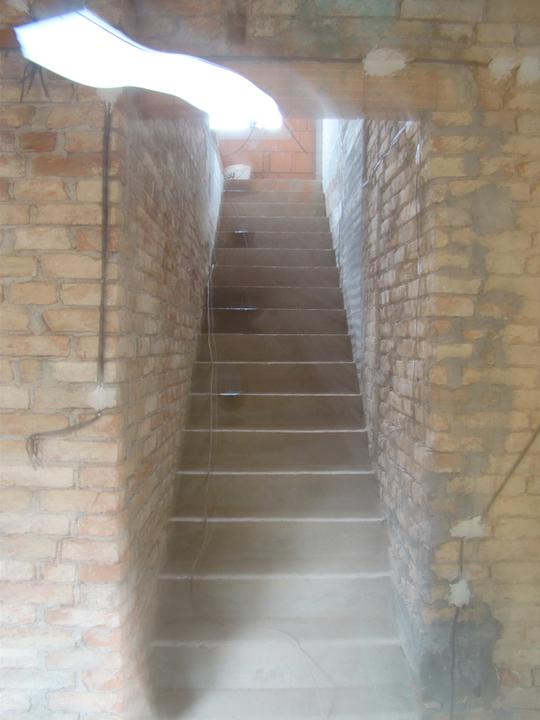 Ygreen - Nové schodiště do patra - místo 100 let starého točitého schodiště.