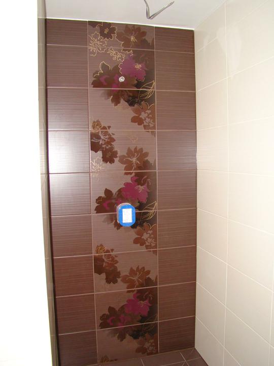 Ygreen - sprcháč v horní "malé" koupelně