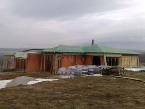 Latovanie na dome hotove, ostava uz len garaz:-)