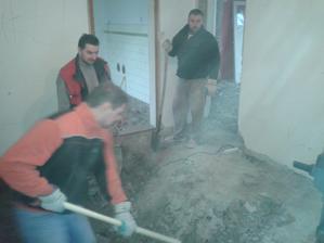 a začalo sa s prerábkou- prišli aj kamaráti
