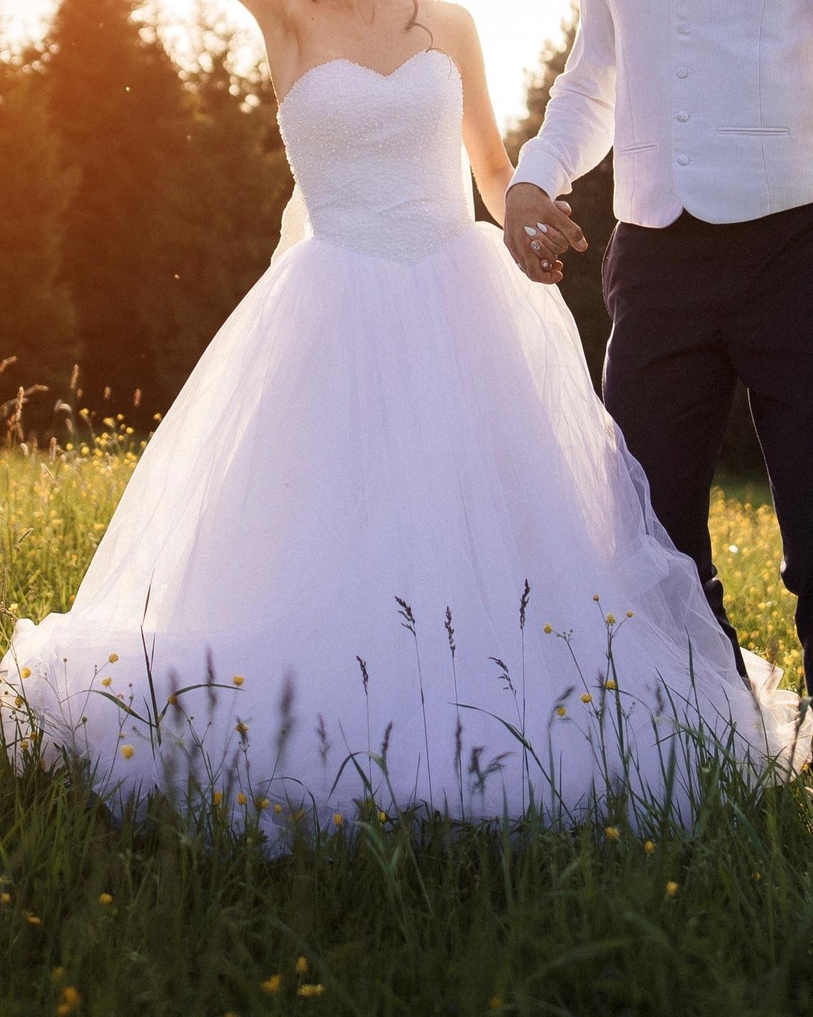 biele svadobné šaty - Obrázok č. 1