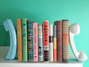 postup: http://www.abeautifulmess.com/2012/10/diy-telephone-bookends.html