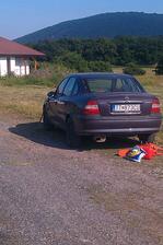 Naše stavebné auto, sem tam na 3 valce, ale ide...