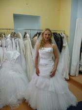 15.6.2010 moje poslední zkoušení už vybraných šatečků:-)